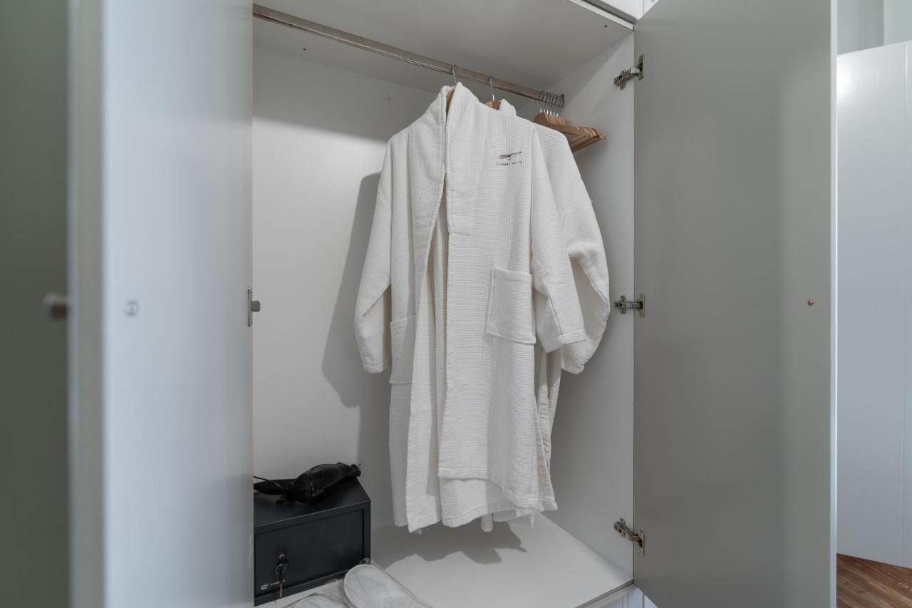 Elegant - Pagrati